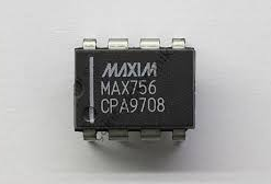 MAX756